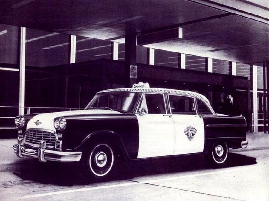  Checker Marathon Taxi 1960 года  (фото 1 из 2)